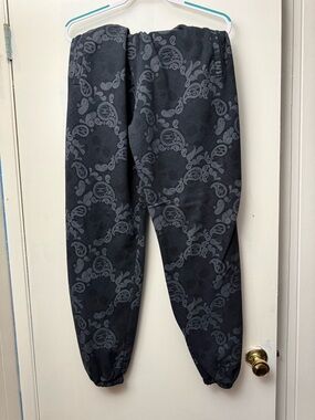 Men's Black Paisley-Print Jogger Sweatpants